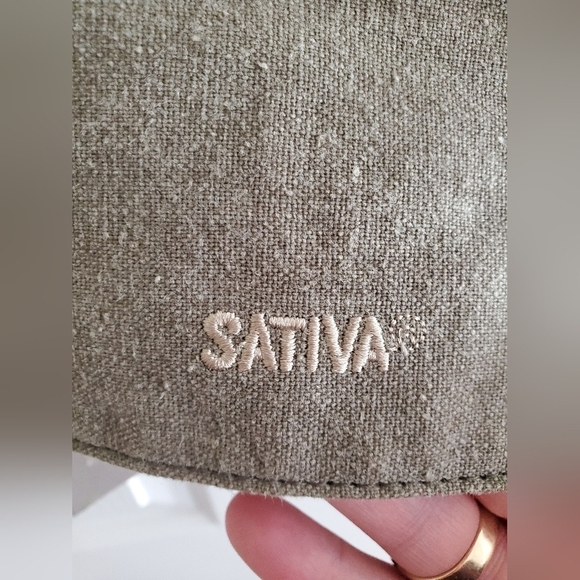 NWT Sativa Bags Hemp Cross Over Shoulder Bag In Khaki With Key Ring - Picture 3 of 12